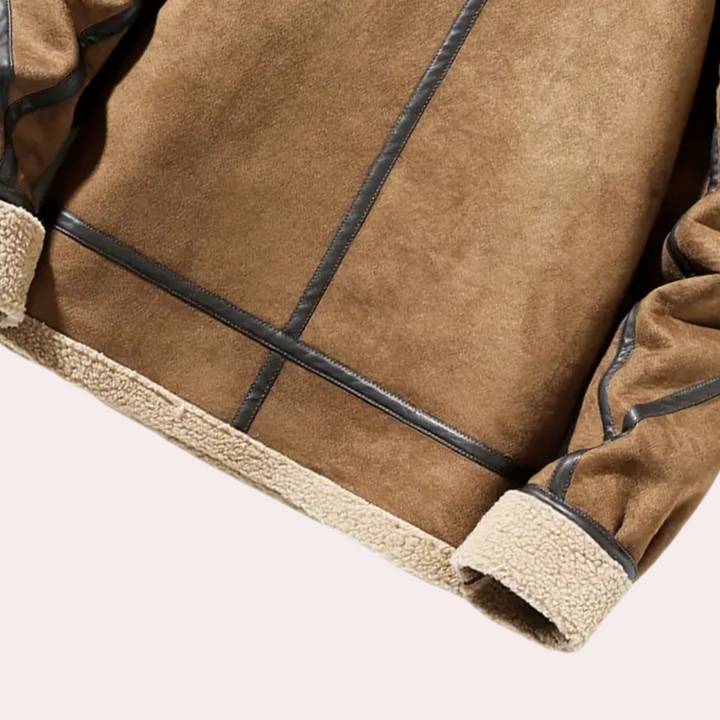 Bruine suède jas met schapenvacht voering en zwarte leren accenten, stijlvolle winterkleding, warme en modieuze jas voor heren.