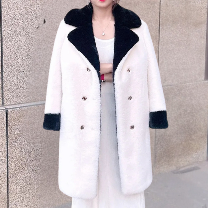 Witte damesjas met zwarte kraag en manchetten, dubbele knopenrij, wintermode, elegante stijl, warme kleding, buitenkleding voor dames.