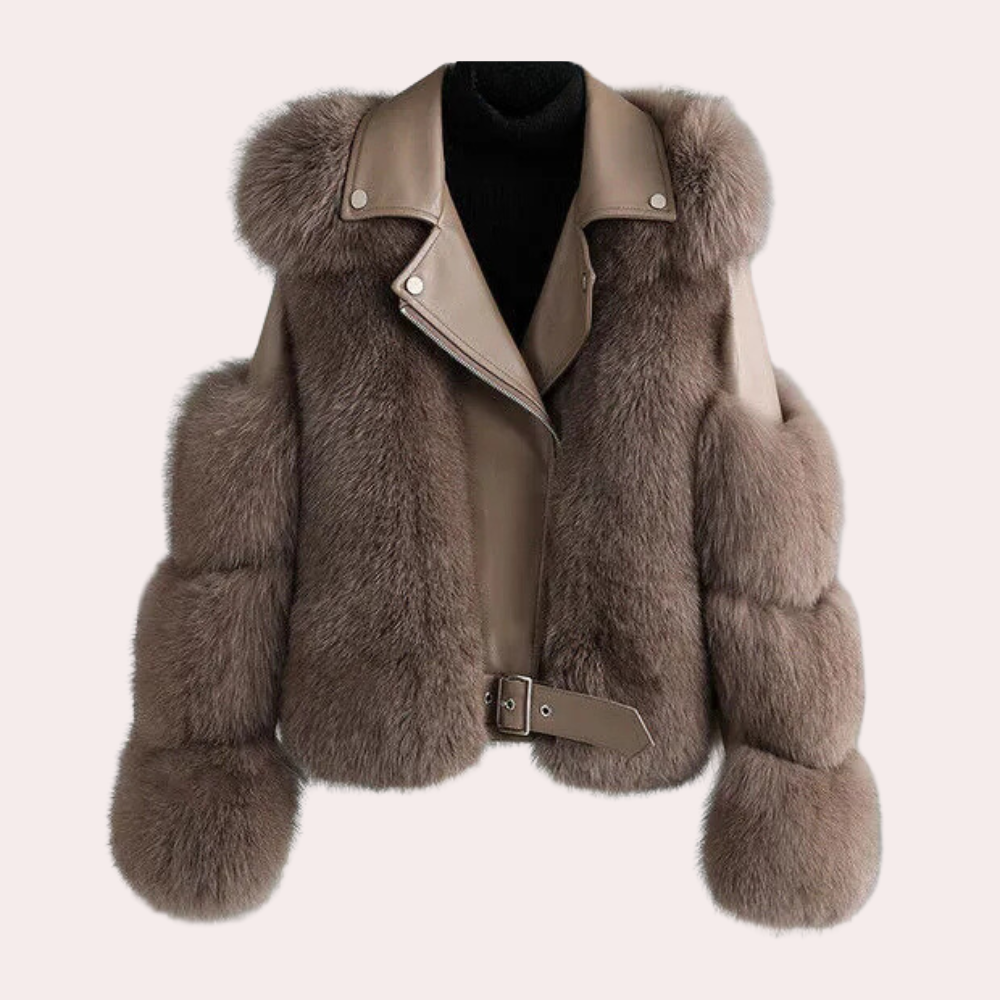 Luxe damesbontjas met bruine vossenbontdetails en leren accenten, wintermode, warme stijlvolle jas, trendy dameskleding, modieuze winterjas.