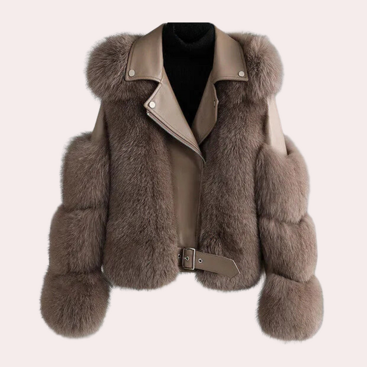 Luxe damesbontjas met bruine vossenbontdetails en leren accenten, wintermode, warme stijlvolle jas, trendy dameskleding, modieuze winterjas.