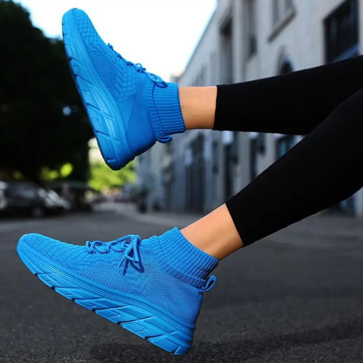 Blauwe sportschoenen voor dames, comfortabele sneakers met dikke zolen, ideaal voor hardlopen en wandelen, modieus en ademend ontwerp.