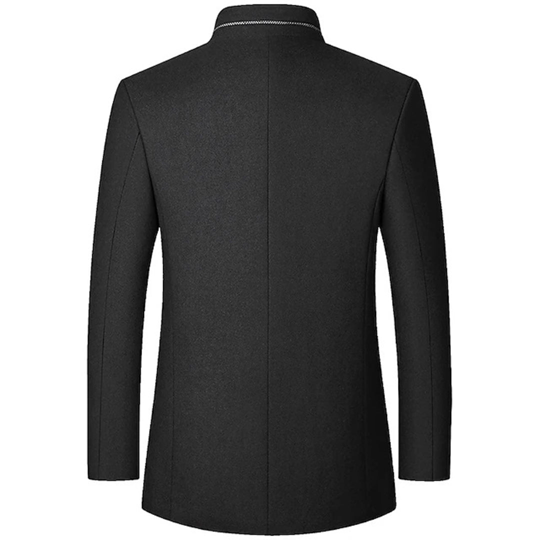 Zwarte herenblazer, achterkant, elegant ontwerp, lange mouwen, geschikt voor formele gelegenheden, hoogwaardige stof, moderne stijl.