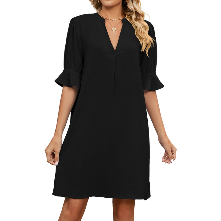 Zwarte damesjurk met V-hals en driekwart mouwen, elegante casual stijl, geschikt voor dagelijks gebruik en speciale gelegenheden.