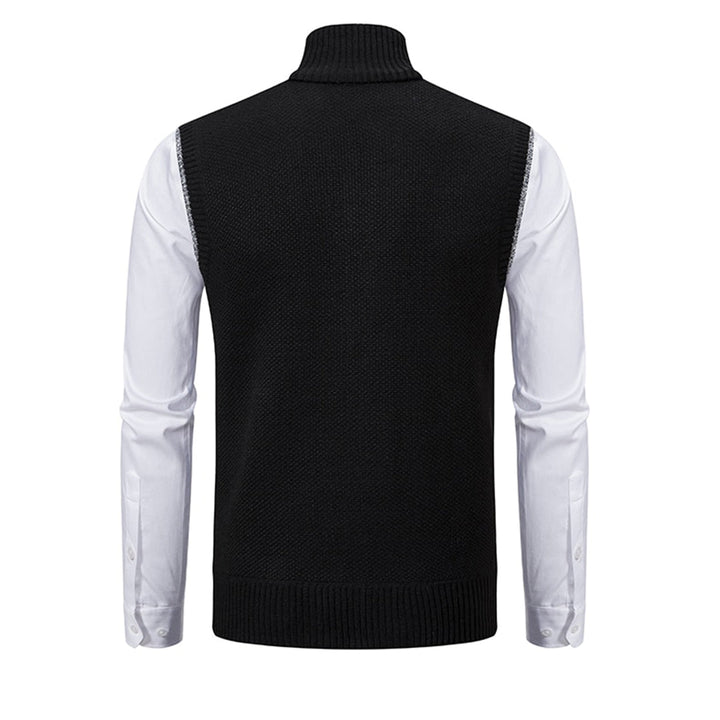 Zwarte gebreide herentrui met col, achterkant. Stijlvolle, warme winterkleding. Perfect voor casual en formele gelegenheden. Hoogwaardige kwaliteit.