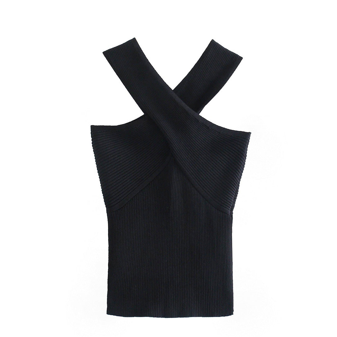 Zwarte ribgebreide top met gekruiste bandjes, mouwloos ontwerp, damesmode, trendy kleding, elegante stijl, perfect voor casual en avondkleding.