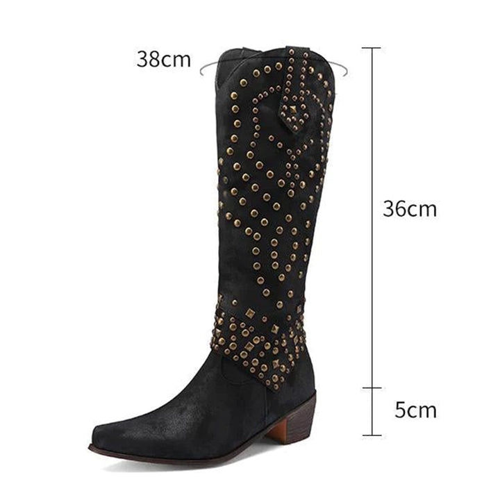 Zwarte dameslaars met studs, 38 cm hoog, 5 cm hak. Trendy westernstijl, perfect voor herfstmode. Ideaal voor casual en chique outfits.