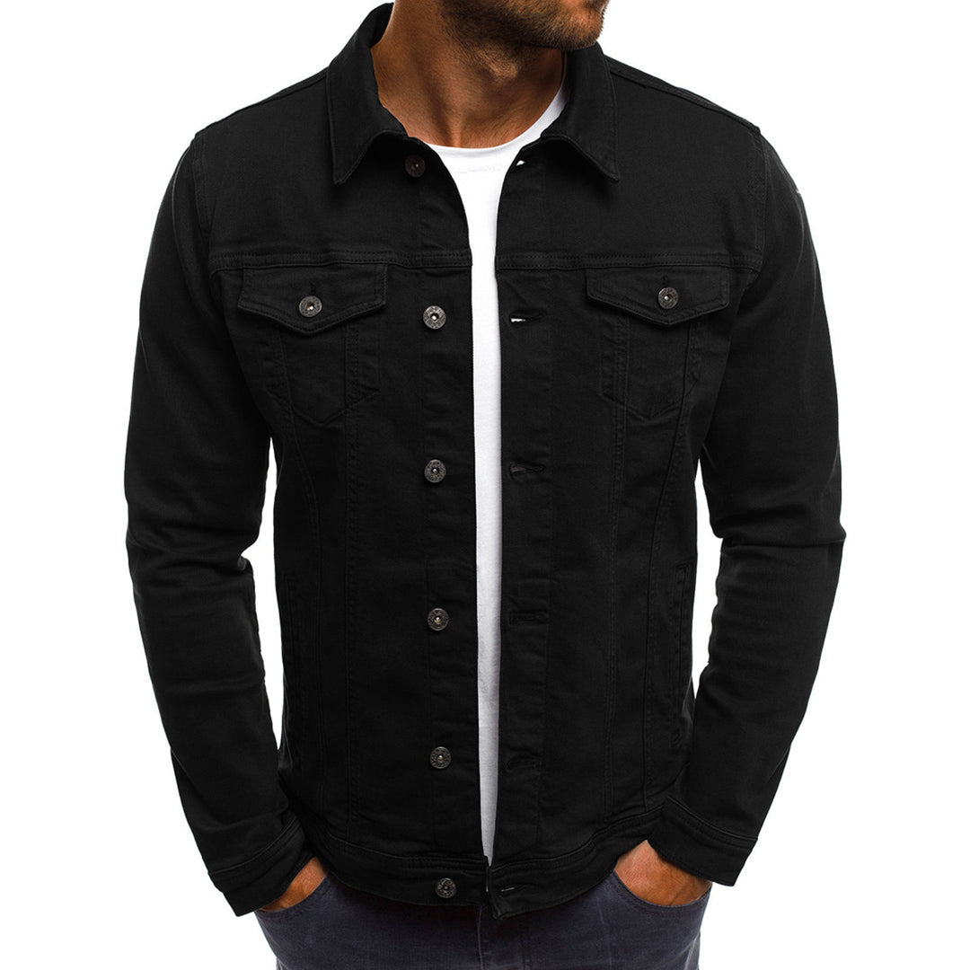 Zwarte denim herenjas, knoopsluiting, borstzakken, casual stijl. Perfect voor modieuze herenkleding, veelzijdig en tijdloos ontwerp.