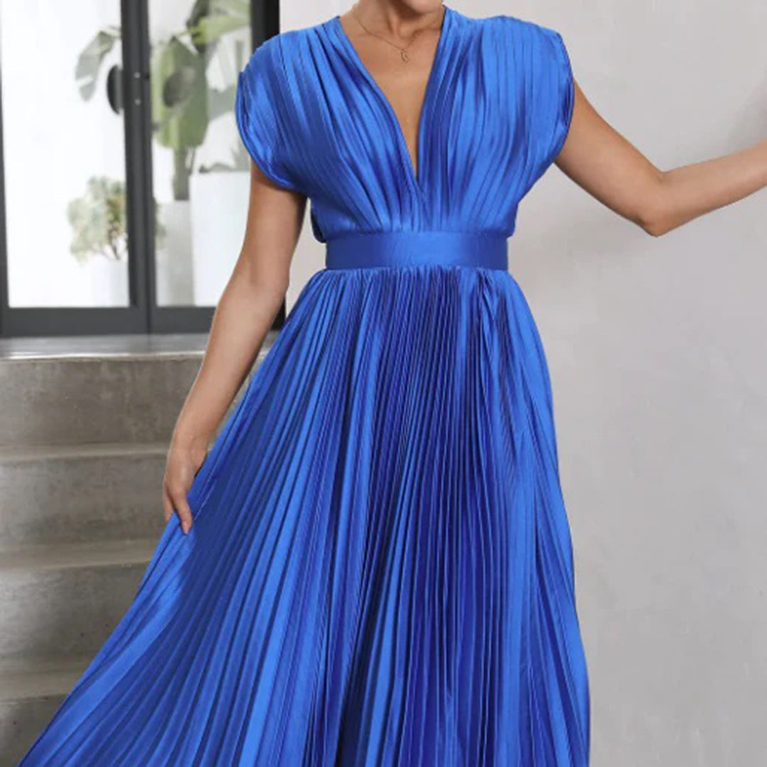 Blauwe geplooide jurk met diepe V-hals en korte mouwen, elegante avondjurk voor dames, perfect voor feestjes en speciale gelegenheden.