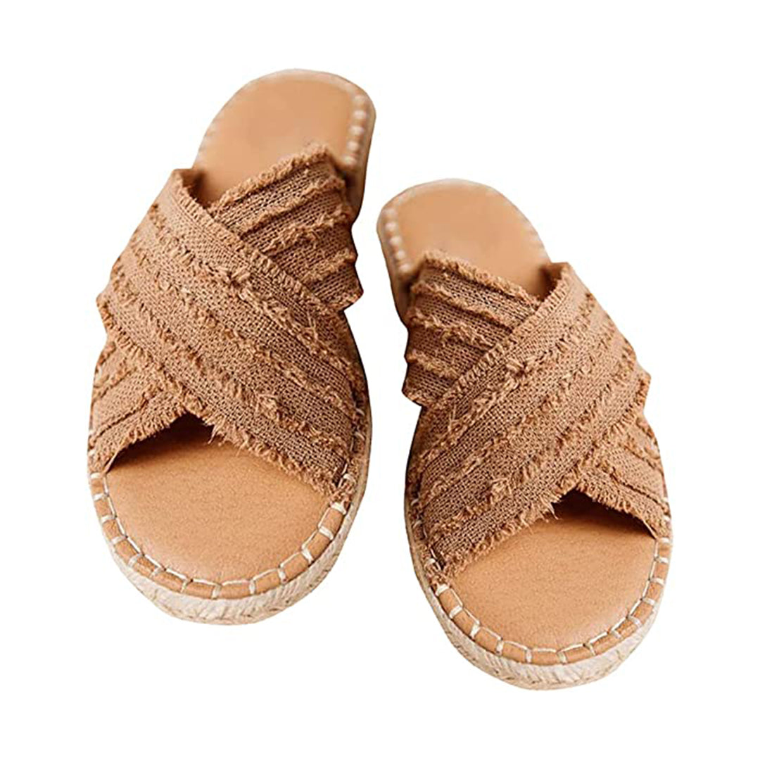 Bruine geweven sandalen met kruislings patroon, espadrille zool, zomerschoeisel voor dames, casual en comfortabel, modetrend 2023.