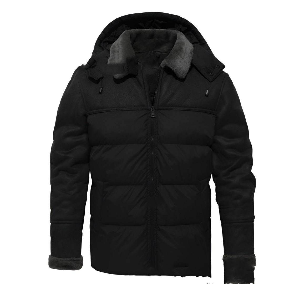 Zwarte winterjas met capuchon, gewatteerd ontwerp, ritssluiting en grijze kraag. Ideaal voor koude weersomstandigheden. Stijlvolle herenmode.