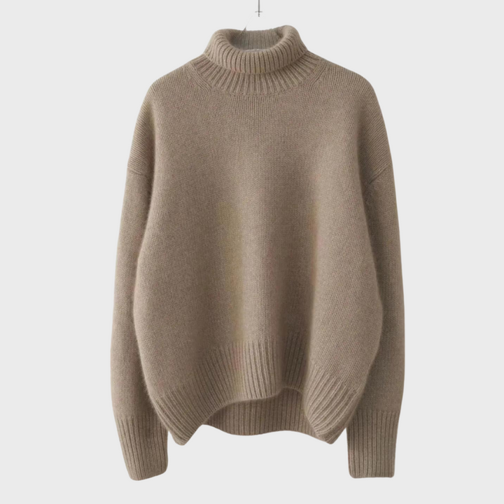 Beige oversized coltrui dames, gebreid, casual wintermode, warme trui, comfortabele pasvorm, modetrend, herfstkleding, zachte stof.