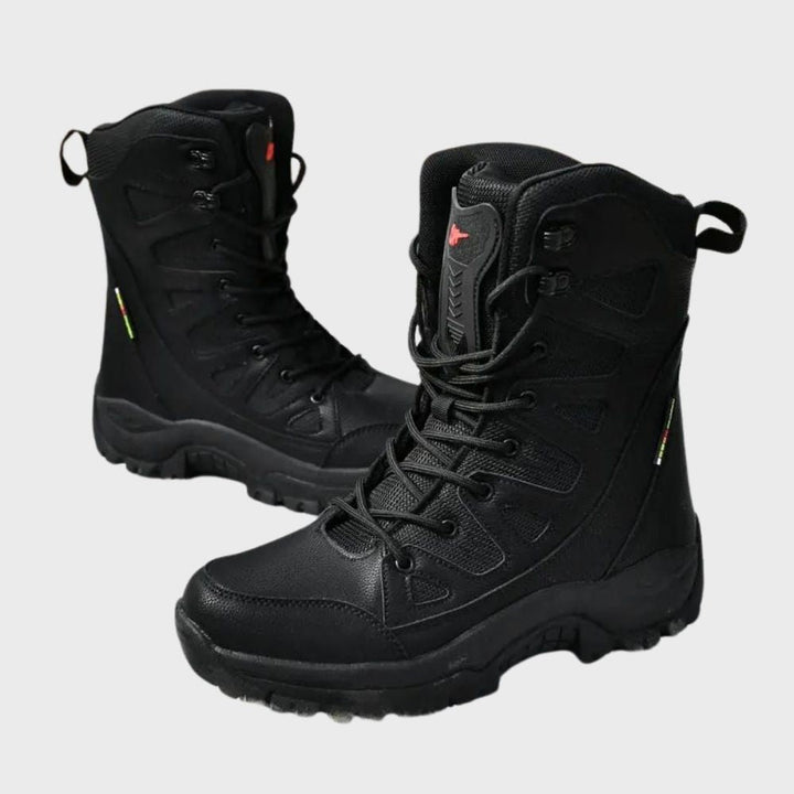 Zwarte waterdichte wandellaarzen met stevige zool en vetersluiting, ideaal voor outdoor avonturen. Comfortabele en duurzame hiking boots.