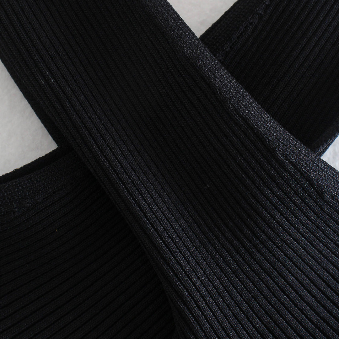 Zwarte geribbelde elastische band, close-up textuur, ideaal voor kleding en accessoires. Hoogwaardige stof, duurzaam en veelzijdig.