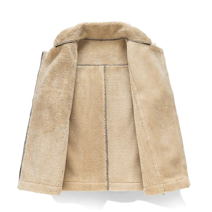Beige schapenvacht jas, opengeklapt, met zachte voering en klassieke kraag. Perfect voor wintermode en warme herenkleding.