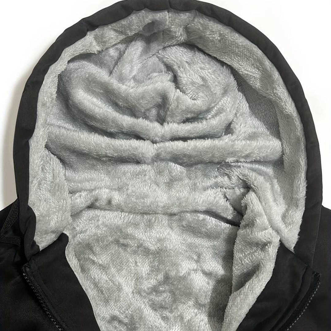 Zwarte hoodie met grijze fleecevoering, warme winterkleding, comfortabele capuchon, unisex design, ideaal voor koude seizoenen.