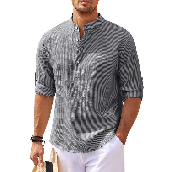 Stijlvol grijs casual overhemd voor heren met opgerolde mouwen en opstaande kraag, ideaal voor zomerse outfits. Comfortabel en modieus design.