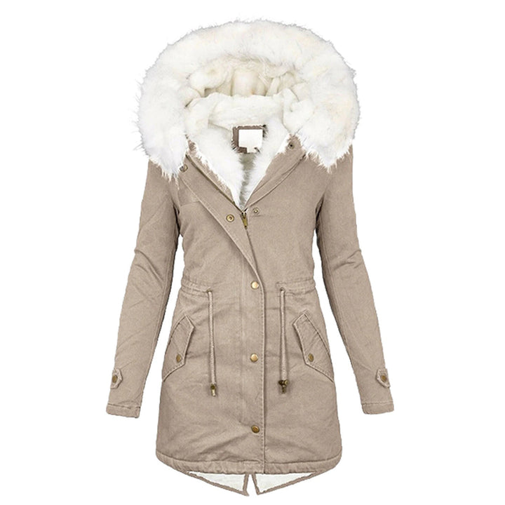 Lange dames winterjas met capuchon, beige kleur, imitatiebont voering, knopen en zakken. Stijlvolle warme jas voor koude seizoenen.