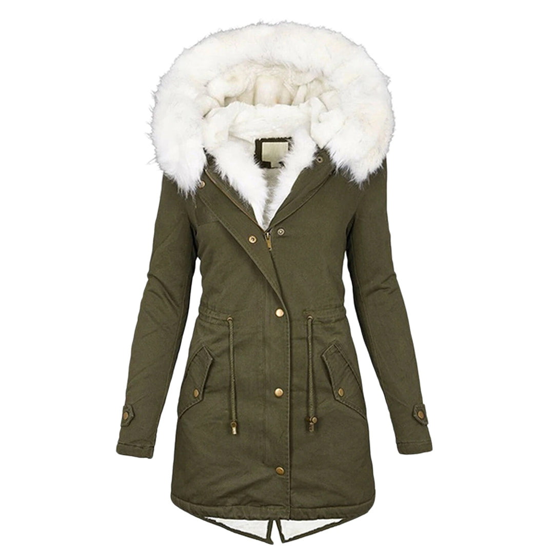 Lange dames winterjas met capuchon, olijfgroen, gevoerd met witte bontkraag. Stijlvolle en warme parka voor koude seizoenen.