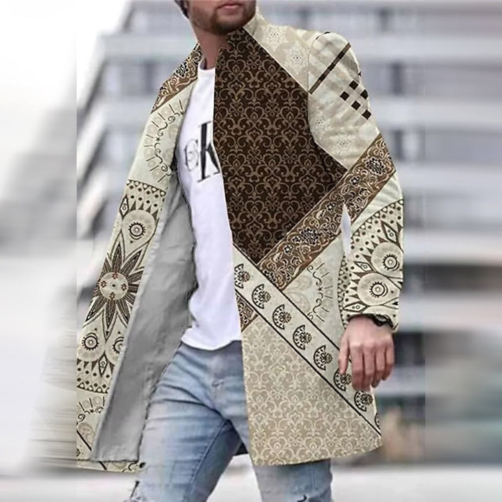 Stijlvolle lange herenjas met etnisch patroon, beige en bruin, perfect voor herfstmode. Trendy en veelzijdige jas voor moderne mannen.