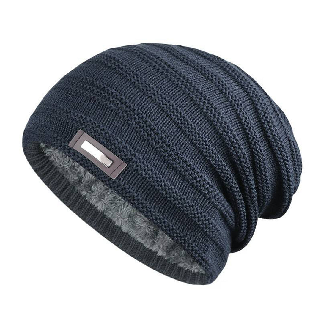 Donkerblauwe gebreide wintermuts met fleecevoering, unisex, warme en comfortabele beanie voor koude dagen, modieuze en functionele winteraccessoire.