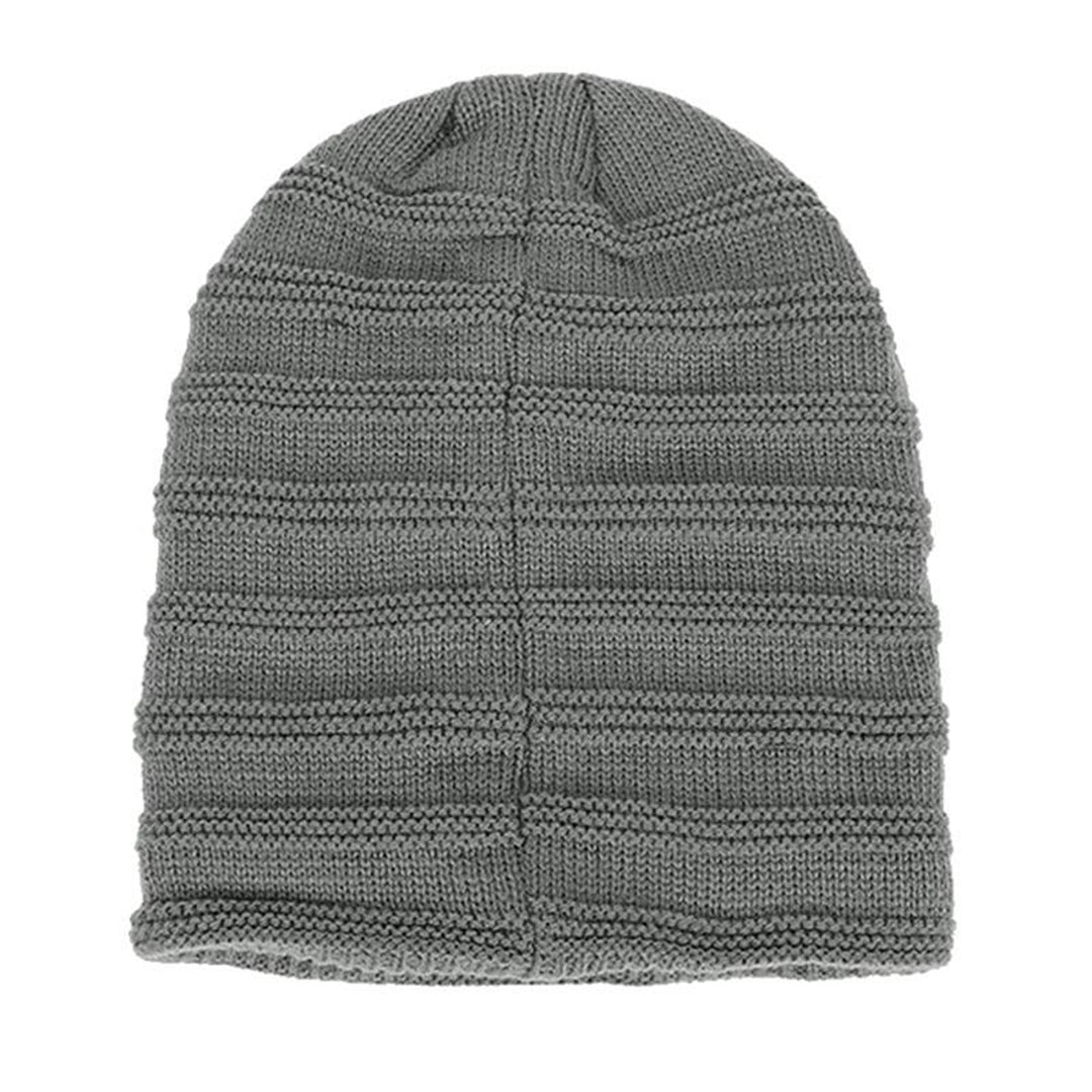 Grijze gebreide wintermuts, unisex, warme en comfortabele beanie, ideaal voor koude seizoenen. Perfecte accessoire voor wintermode.