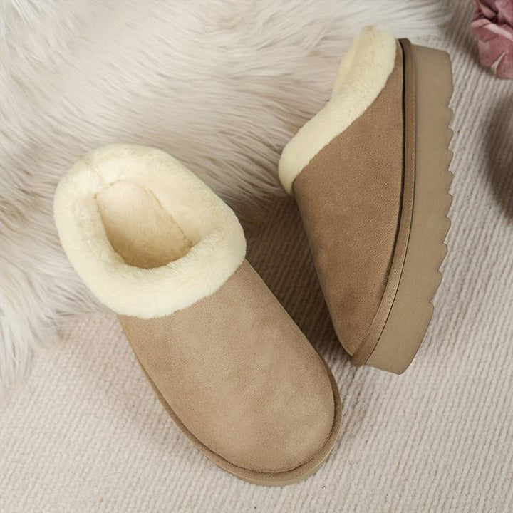 Khaki dames pantoffels met zachte voering, antislip zool en comfortabel design. Perfect voor thuisgebruik. Ideaal voor koude winterdagen.