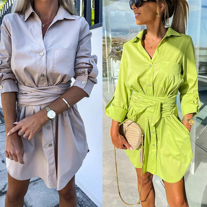 Twee vrouwen in stijlvolle overhemdjurken, één beige en één limegroen, met ceintuur. Perfect voor modieuze zomerkleding en casual chic outfits.