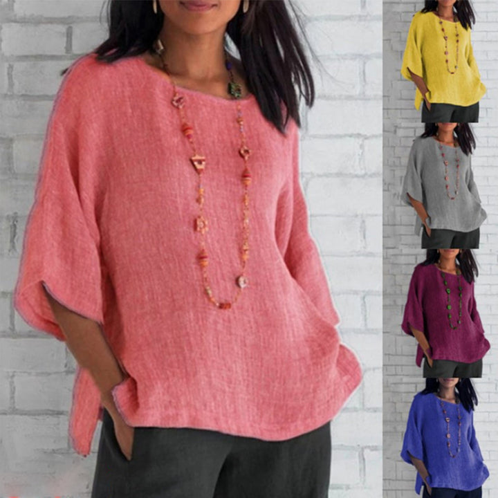 Vrouw draagt roze linnen blouse met lange mouwen, naast vijf kleurvarianten: geel, grijs, paars, blauw. Casual damesmode, comfortabele pasvorm.