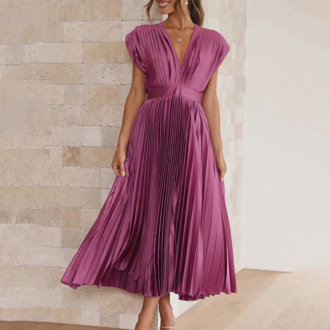 Paarse geplooide jurk met V-hals en korte mouwen, elegante avondjurk voor dames, perfect voor feestjes en speciale gelegenheden.
