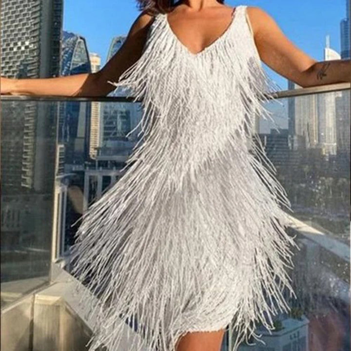 Witte franjes jurk voor dames, perfect voor feestjes. Stijlvolle en elegante kleding met V-hals, ideaal voor avondkleding en speciale gelegenheden.